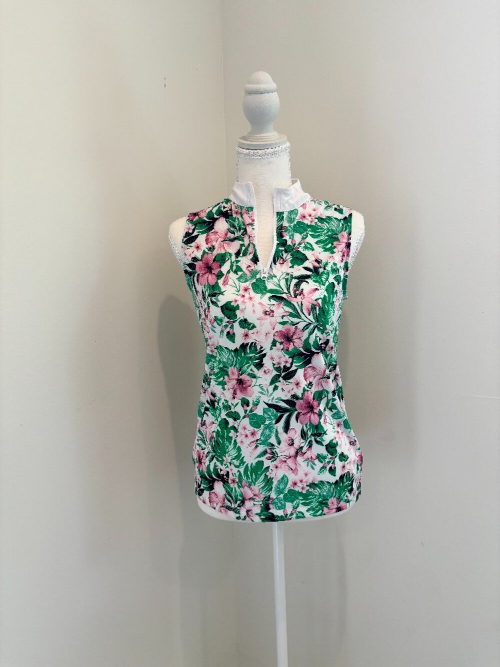 Tommy Bahama Sleeveless Womens Golf Polo with Vibrant Tropical Floral Print